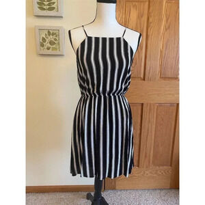 Forever 21 Women's Black & White Striped Mini Dress M Sleeveless Fit & Flare